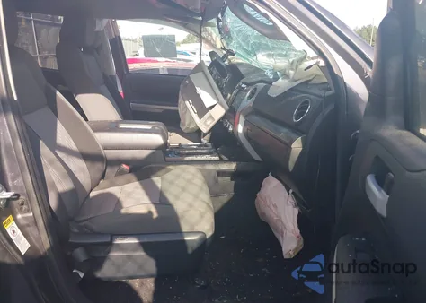 2017 Toyota Tundra Sr5 4.6L V8 из США, поврежденный, VIN 5TFUM5F11HX074078